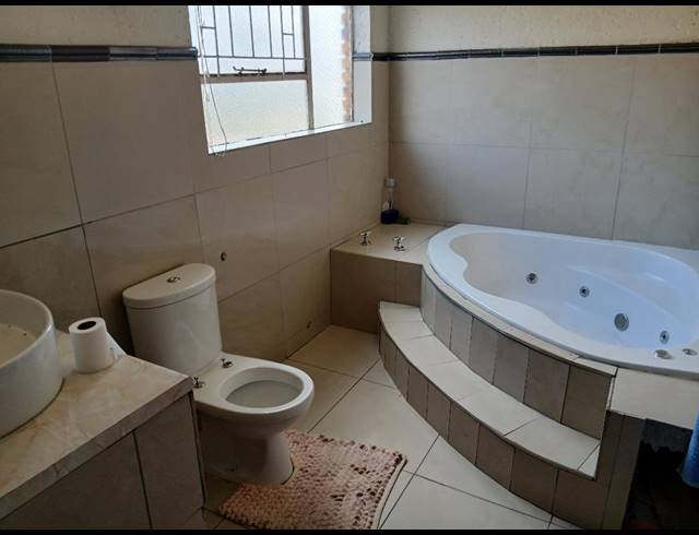 4 bed property to rent in RIDGEWAY